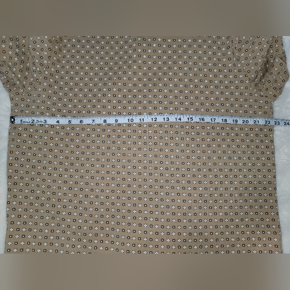 Express Tan Short Sleeve Tee with Checkered Pattern - Picture 5 of 6